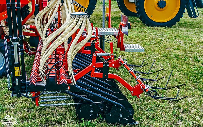 اجاره تجهیزات کشاورزی | دستگاه های حرفه ای با قیمت اقتصادی 4 اجاره دستگاه های کشاورزی (1)