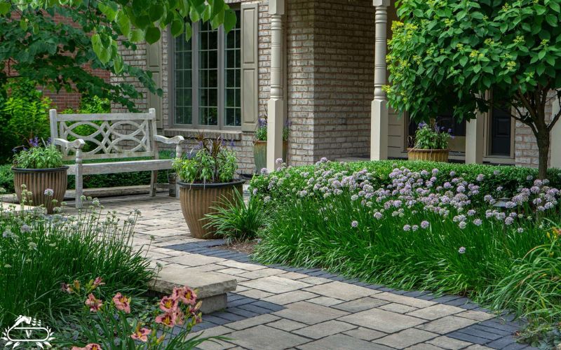 محوطه سازی پیاده رو | تلفیق زیبایی، ایمنی و هویت شهری 2 ایده برای محوطه سازی پیاده رو ها