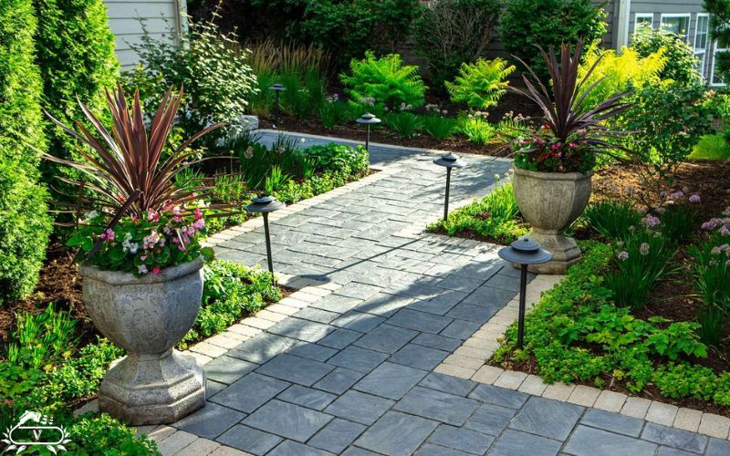 محوطه سازی پیاده رو | تلفیق زیبایی، ایمنی و هویت شهری 5 ایده محوطه سازی پیاده رو